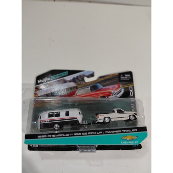 NIP Maisto Tow & Go 1:64 Die Cast 1993 Chevrolet 454 SS Pickup & Camper Trailer - Picture 1 of 5